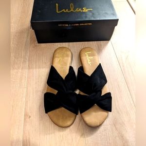 NWT Santana Black Suede Slide Sandals
